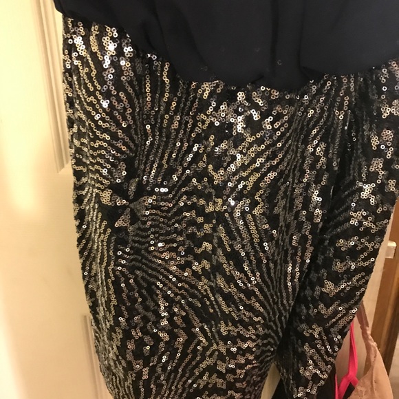 Dress with sequin bottom - Picture 3 of 5