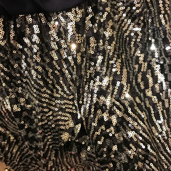 Dress with sequin bottom - Picture 5 of 5