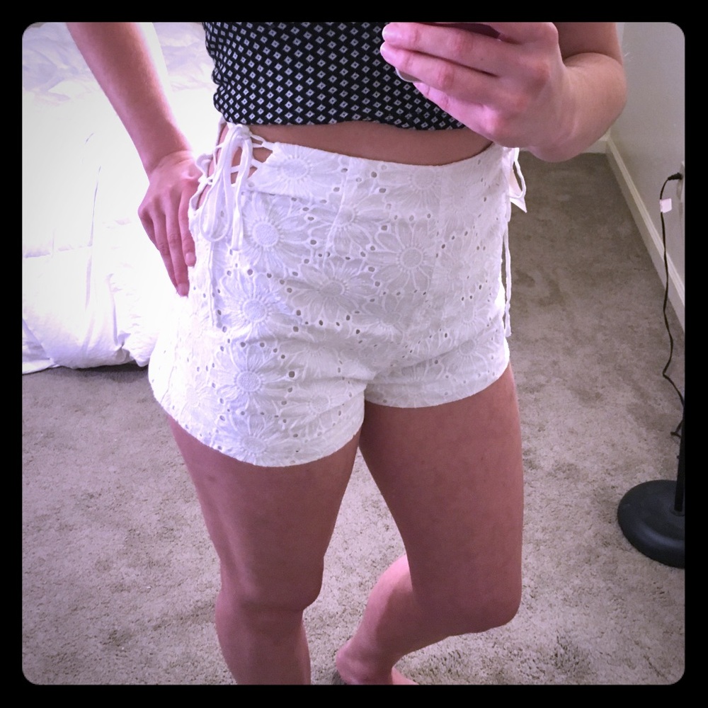 High waisted floral white shorts