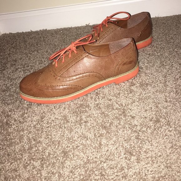 Tan/Orange Women Shoes - Picture 2 of 3