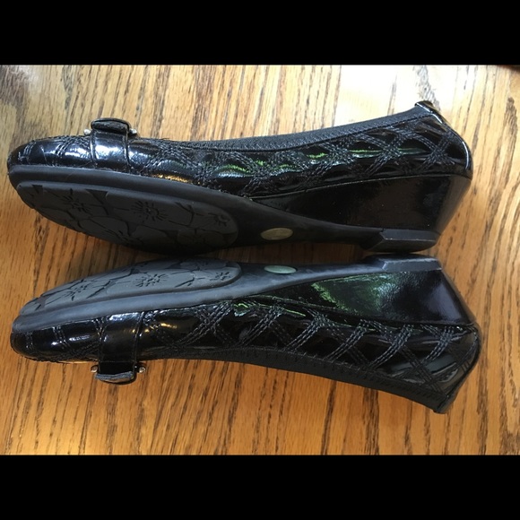 Me Too Quilted Black Patent Leather wedges size 6 - Picture 3 of 6