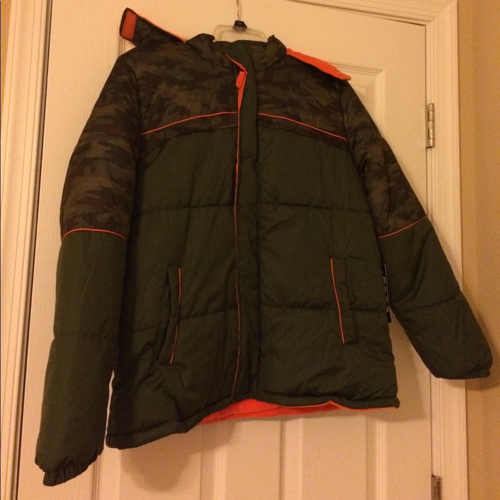Green (cmamaflague) and orange boys jacket.