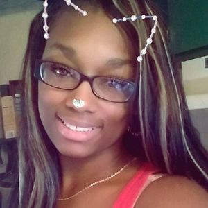 Meet your Posher, Lacynna