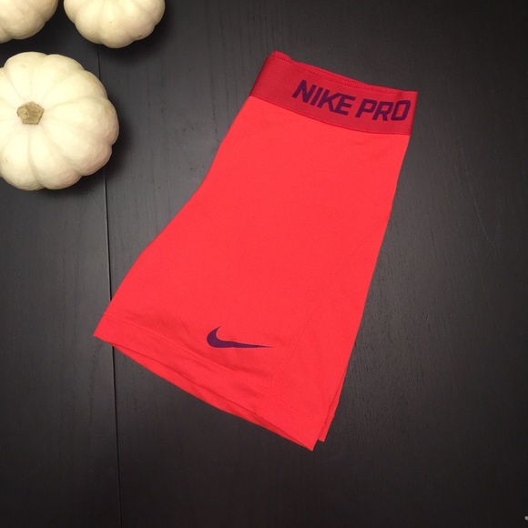 Crimson color Nike Pro shorts - Picture 1 of 2