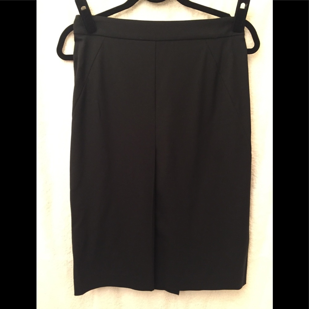 Final $$. Theory Pencil Skirt Sz 0. D10