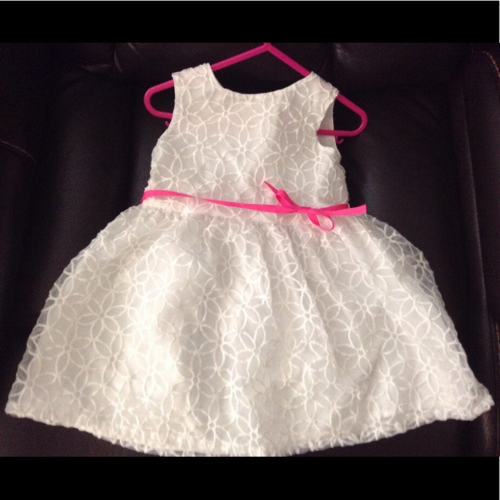 Little toddler girl fancy dress.