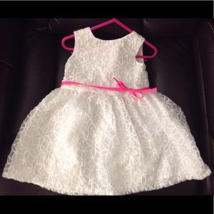 Little toddler girl fancy dress.