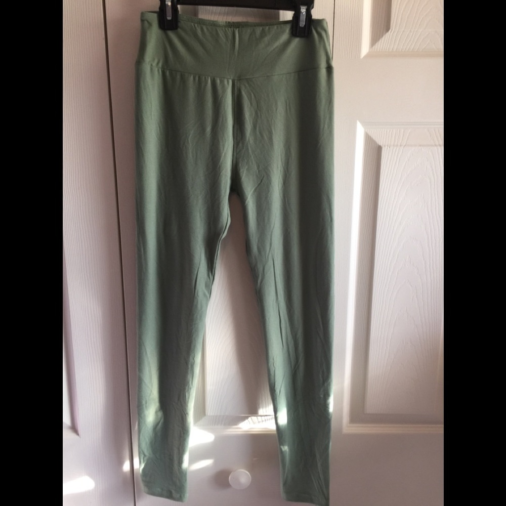 New sage LuLaRoe leggings- sage size OS