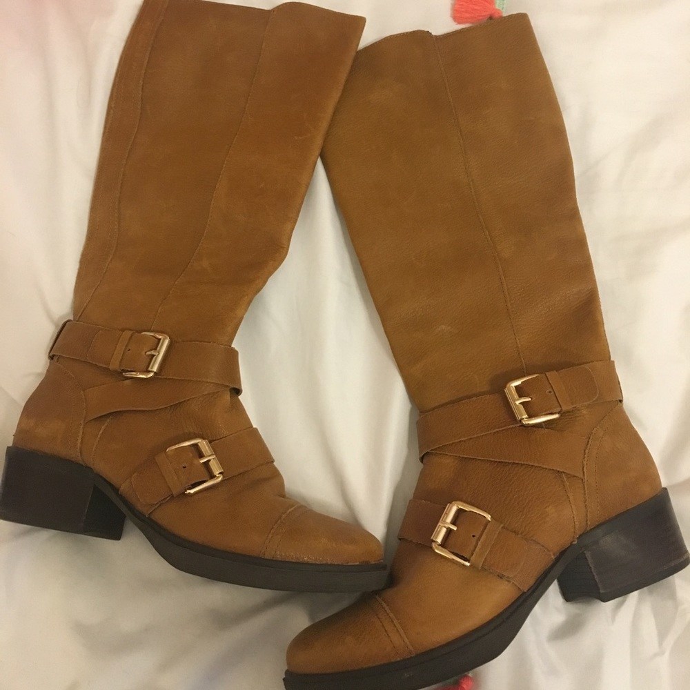 BCBG boots