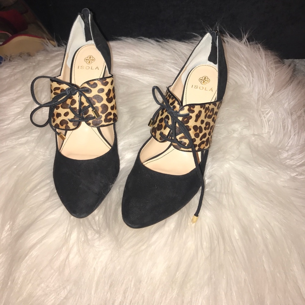 Black and leopard print heels!