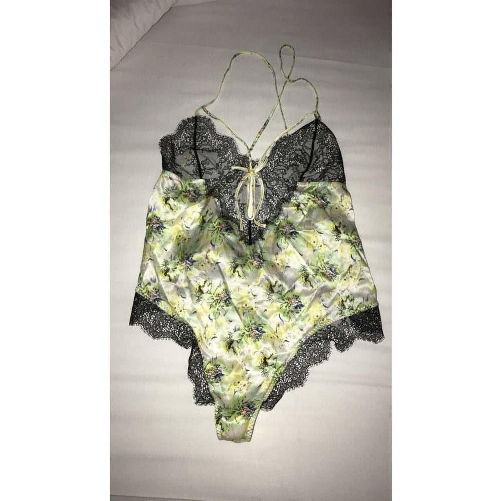 Brand New Victoria Secret Signature body suite