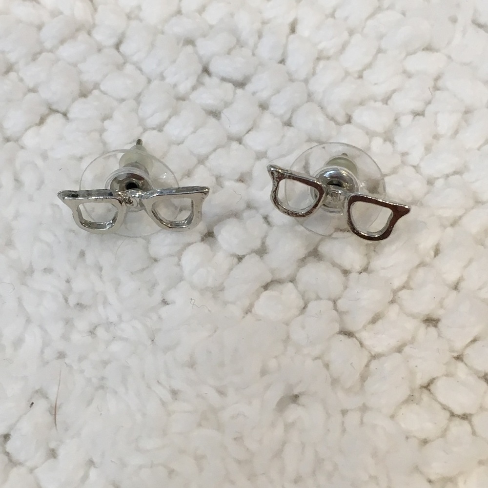 Eyeglass earrings silver tone eyeglasses (AB01) - Picture 3 of 5