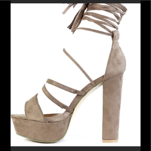Truffle NWT Platform Sandals with Tassel Ties - Picture 3 of 6