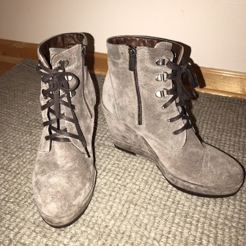 Light Brown Suede Wedge Boots, Brand Inci, Sz 9