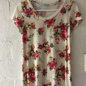 Loose floral shirt