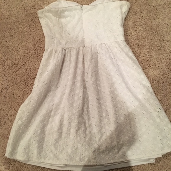 Woman's strapless dress - Picture 3 of 3