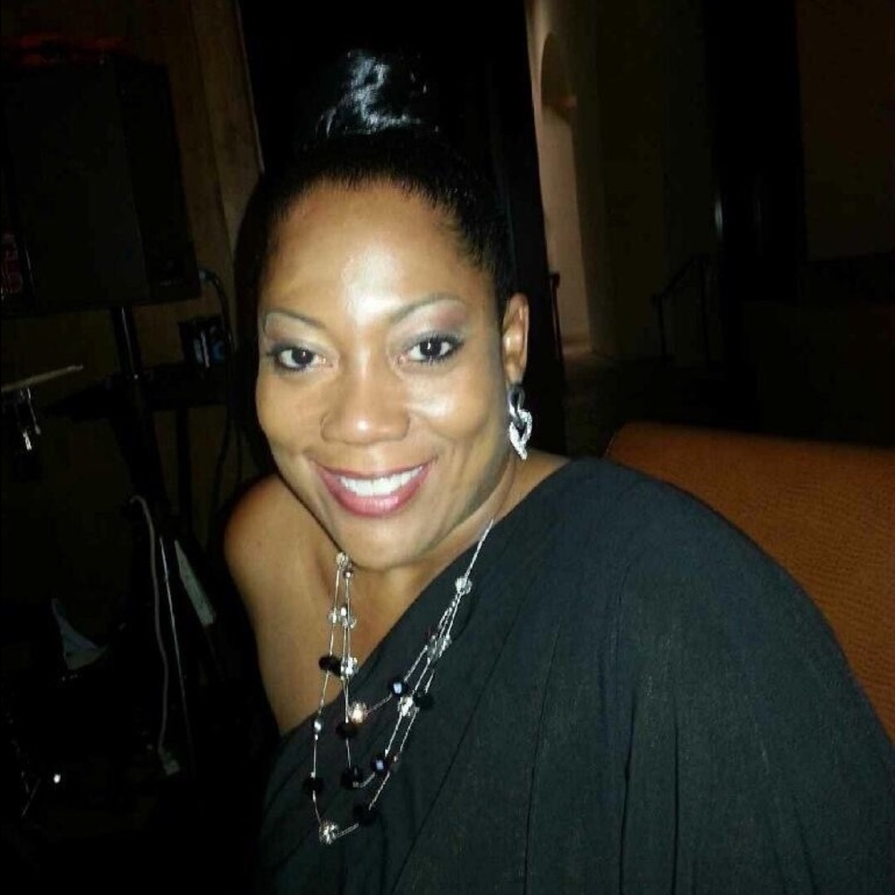 Meet your Posher, Roxy