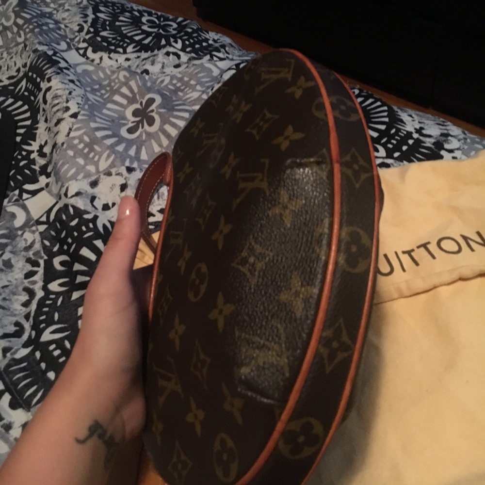 Vintage Louis Vuitton bag - Picture 4 of 4