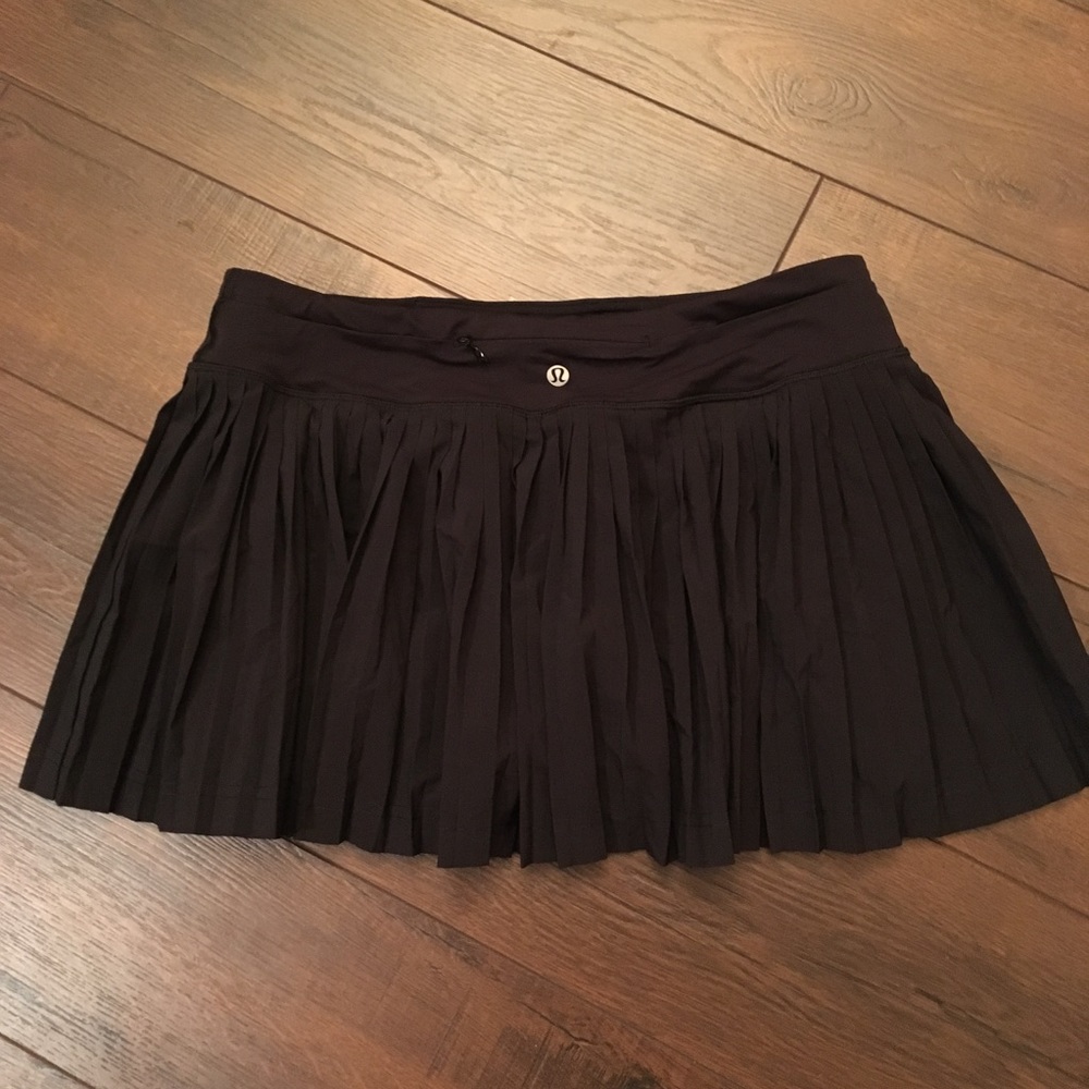 Lululemon pleated running tennis skirt shorts insi