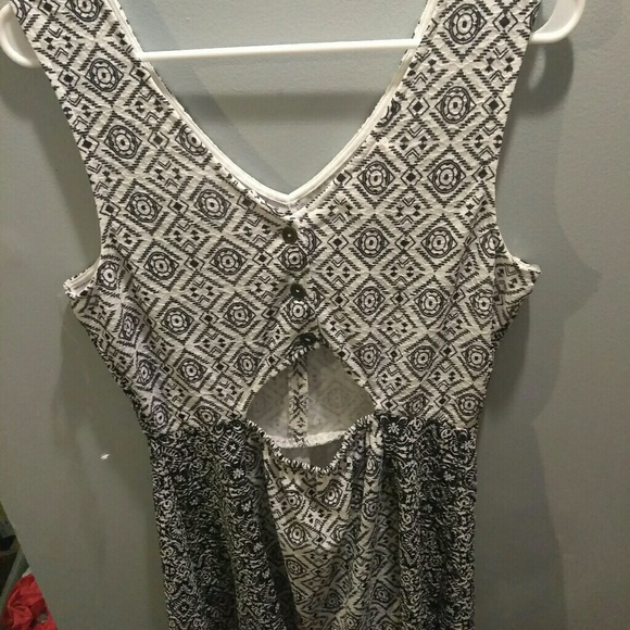 Dress - Picture 3 of 5