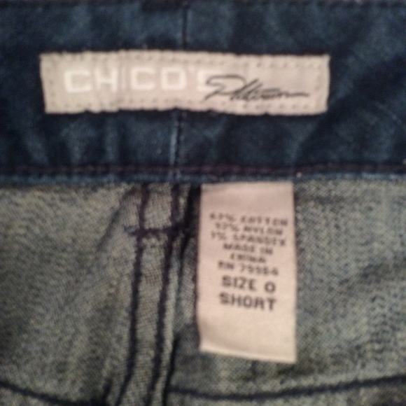 CHICO’S PLATINUM JEANS IS 29 inch WAIST-SHORT - Picture 3 of 7