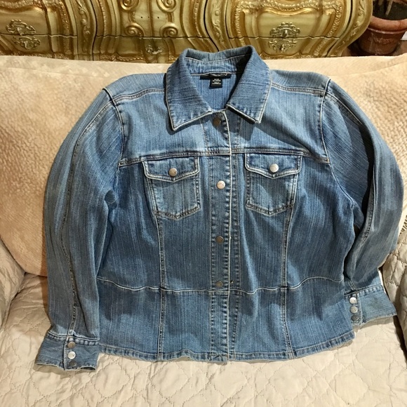 Venezia excellent Condition Jean Jacket w/flare - Picture 1 of 3