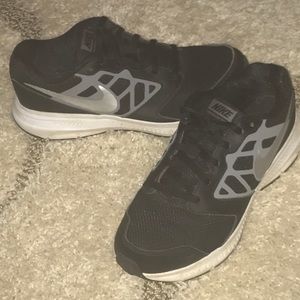 Nike Boy’s Shoes Size 4.5