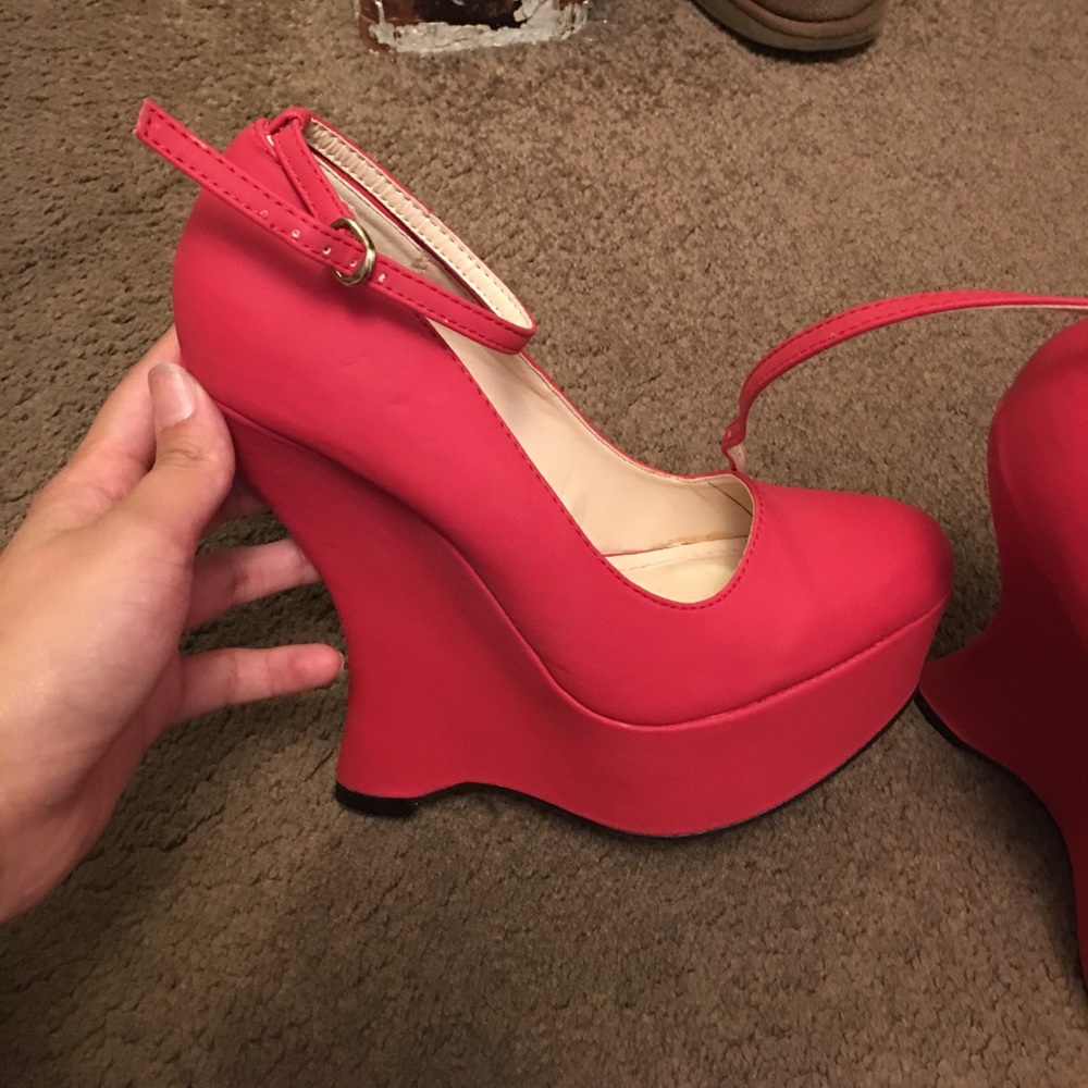 Red pumps