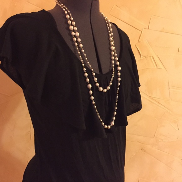 Cato Ruffle Top - Picture 2 of 4