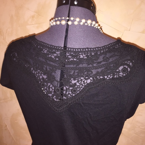 Cato Ruffle Top - Picture 3 of 4