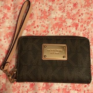 MK wristlet