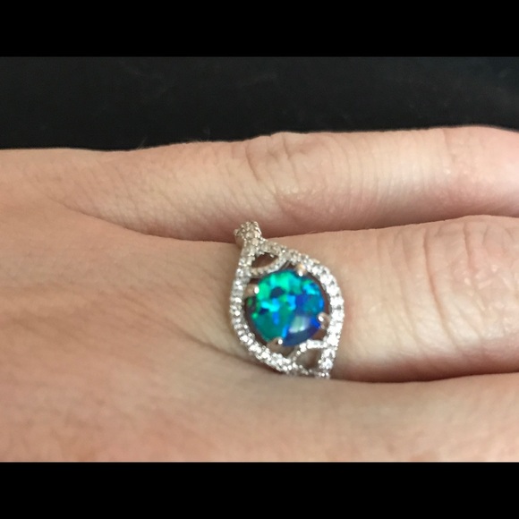 Fire Opal in Sterling Silver - Picture 1 of 2