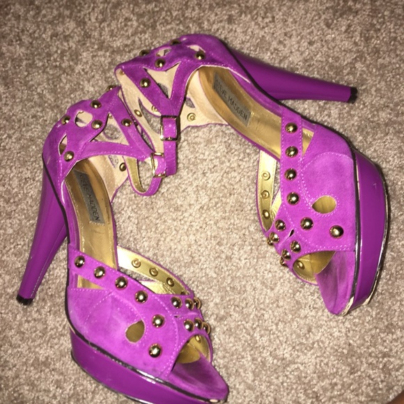 Steve Madden Kerrin Fuchsia Suede Heels - Picture 3 of 4