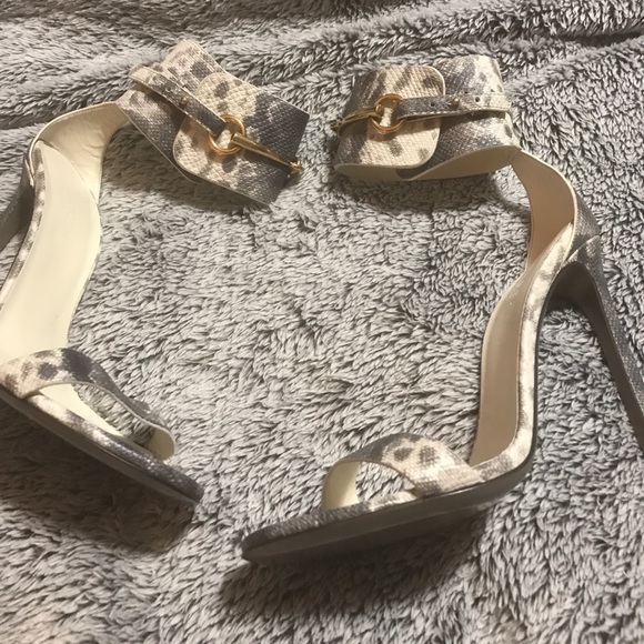 BNWT Gucci SnakeSkin Heels - Picture 2 of 6