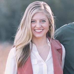 Meet your Posher, Caroline