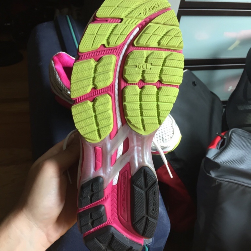 Asics running shoes - Picture 3 of 4