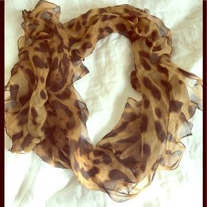 Dolce & Gabbana leopard scarf
