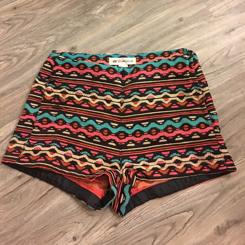 H&M Coachella high waisted shorts