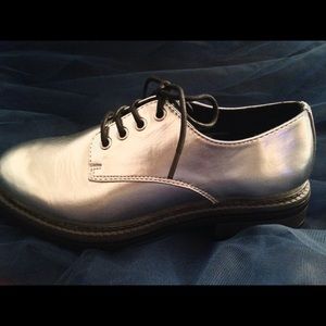 Silver Metallic Oxford Dress Shoes