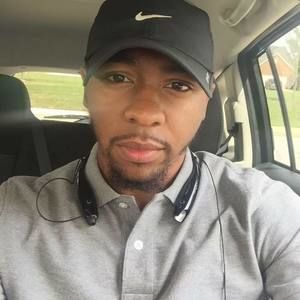 Meet your Posher, Dominique