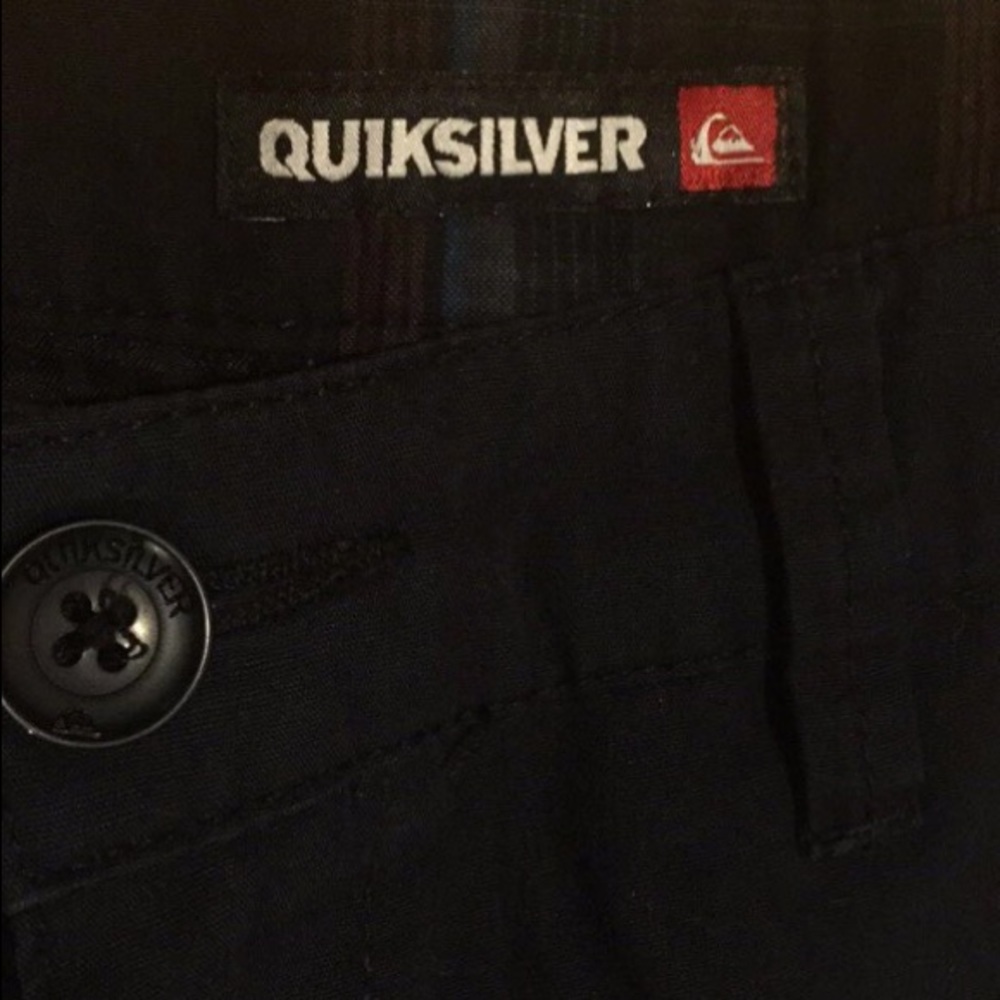 Navy Quiksilver shorts - Picture 2 of 3