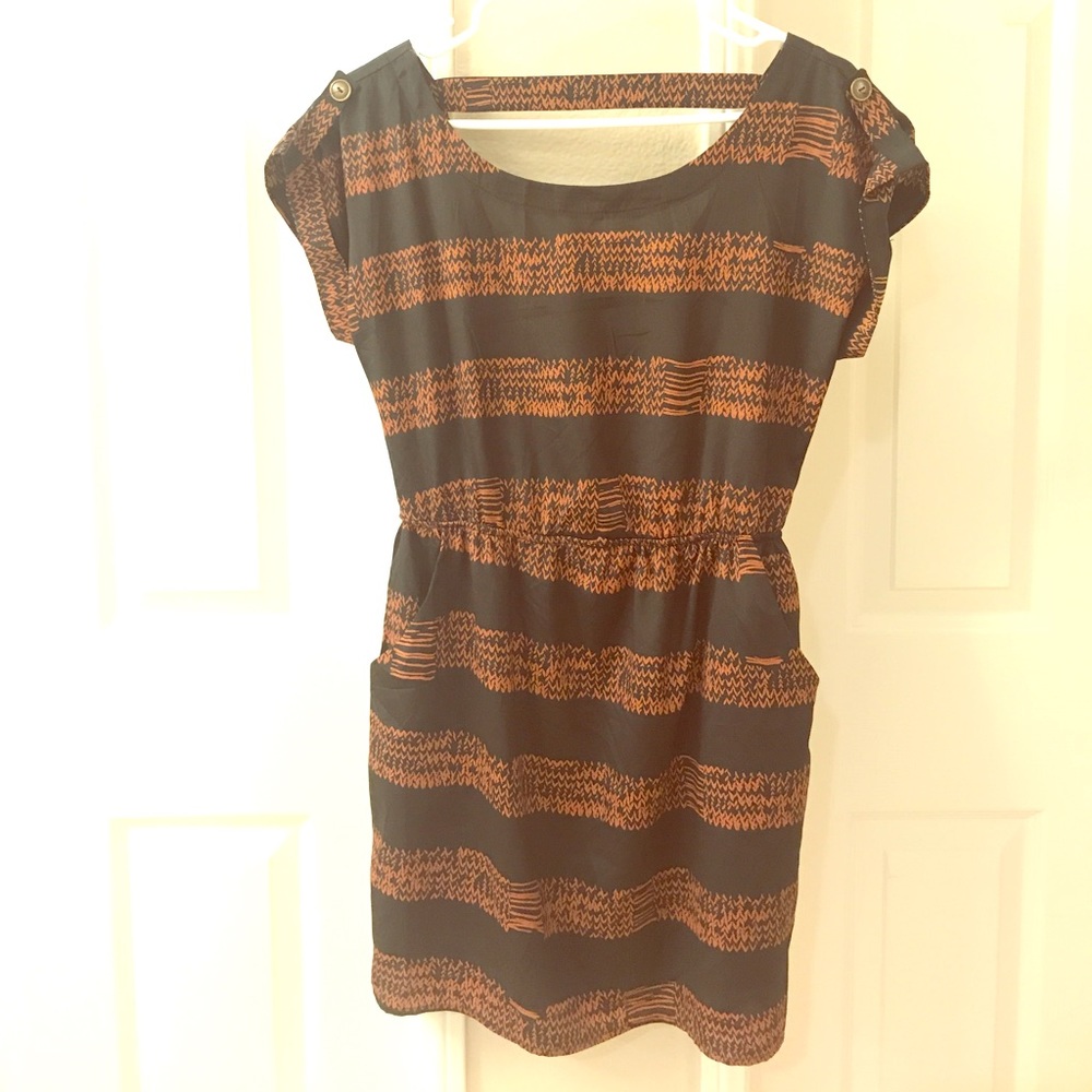Short Sleeved Patterned Dress
