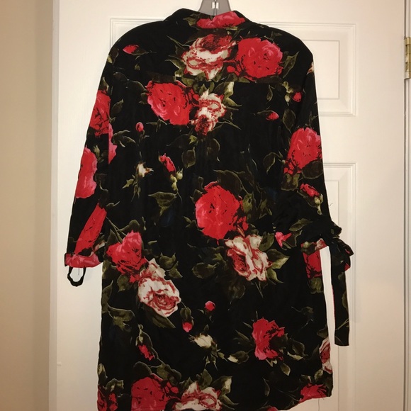 Pretty Little Thing Oversized Shirt/Dress - Picture 6 of 6