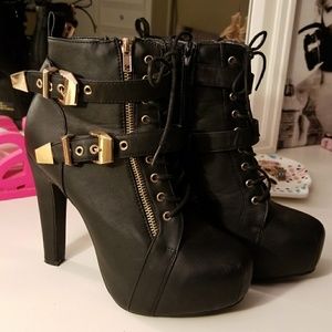 Black boots NWOT
