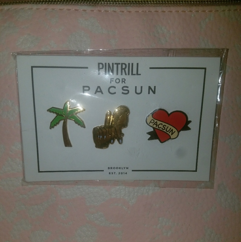 Trio pin set