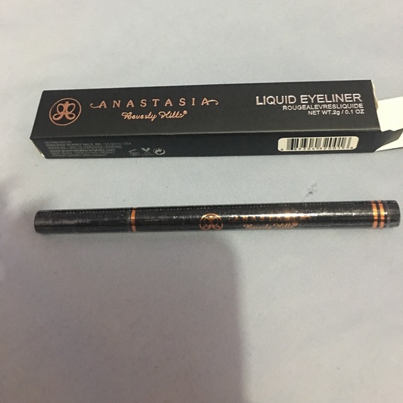 Anastasia beauty hills liquid black eyeliner - Picture 4 of 4