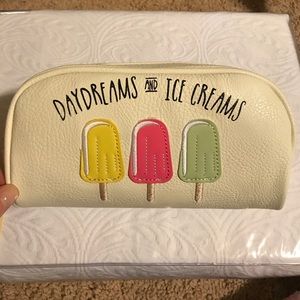 NWT! Vegan Leather 🍦Pouch❤️