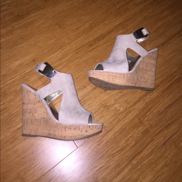 Carlos Santana Shoes - Taupe wedges!