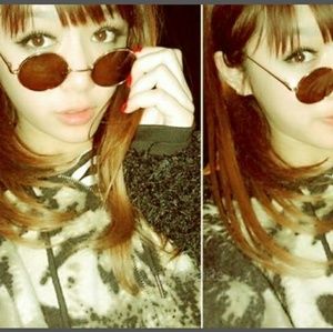 Brown round lense sunnies