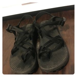 Black double-strapped Chacos!! 💗